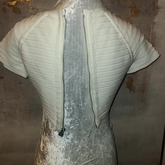 Herve Leger White Cap Sleeve Cut-Out Crop Top - Picture 5 of 12